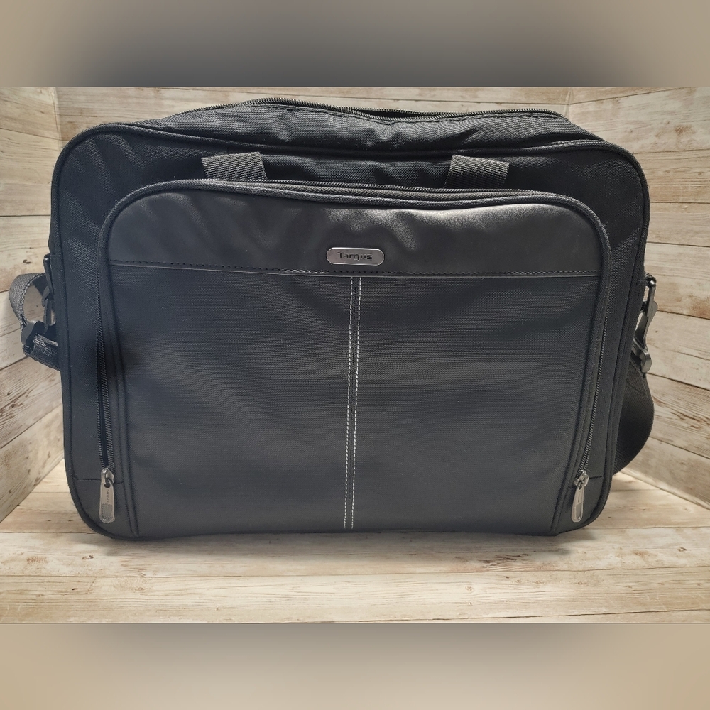 Targus Classic Slim TCT027US Carrying Case (Briefcase) for 15" to 16" Notebook